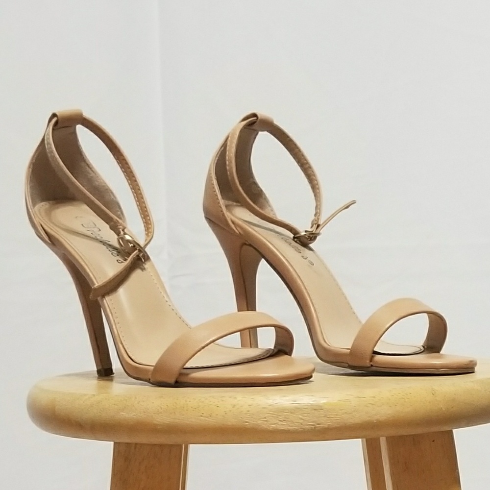 Nude sandal